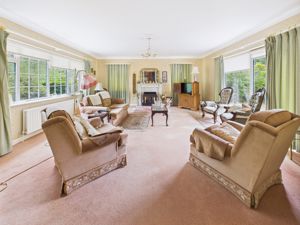 Lounge- click for photo gallery